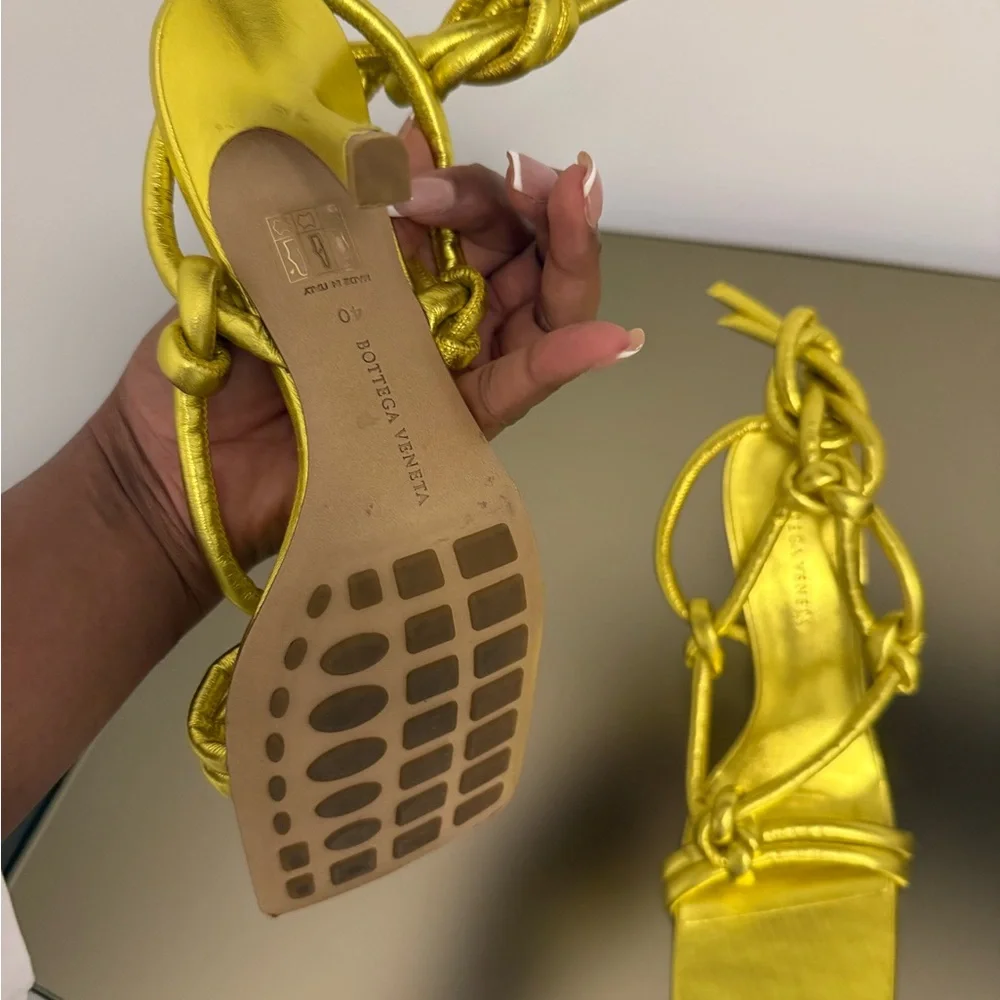 Bottega Veneta Metallic Lime Nappa Knot Sandal - 40 - Picture 5 of 7